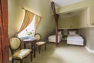 Отель Hotel Fryderyk Душники-Здруй Бюджетный двухместный номер с 2 отдельными кроватями-1